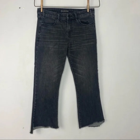 Abercrombie and Fitch High Rise Cropped Flare Jeans Size 30 Off Black - Picture 2 of 8